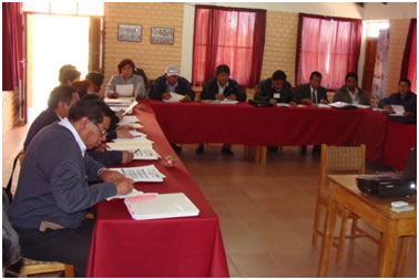 Reunión en la Sala de Conferencias - Chucuito